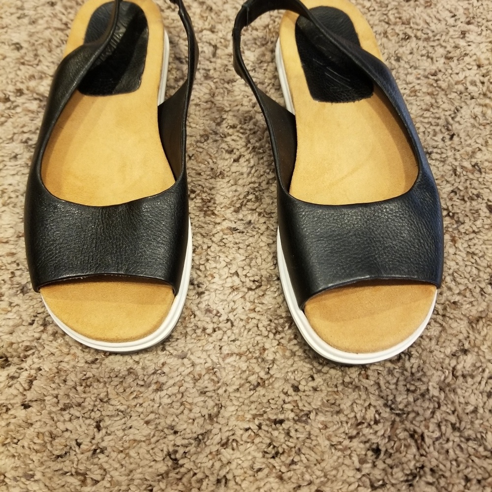 Shoes - Picture 2 of 3